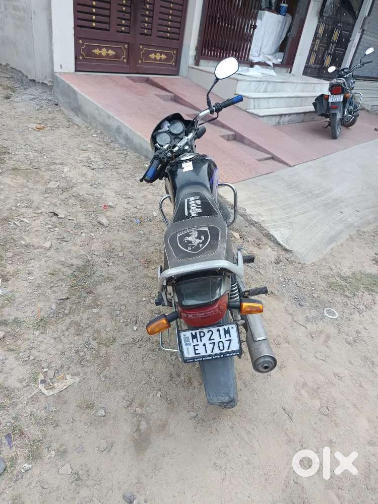 Koi kaam nahi aa rahi hai padi rahti hai