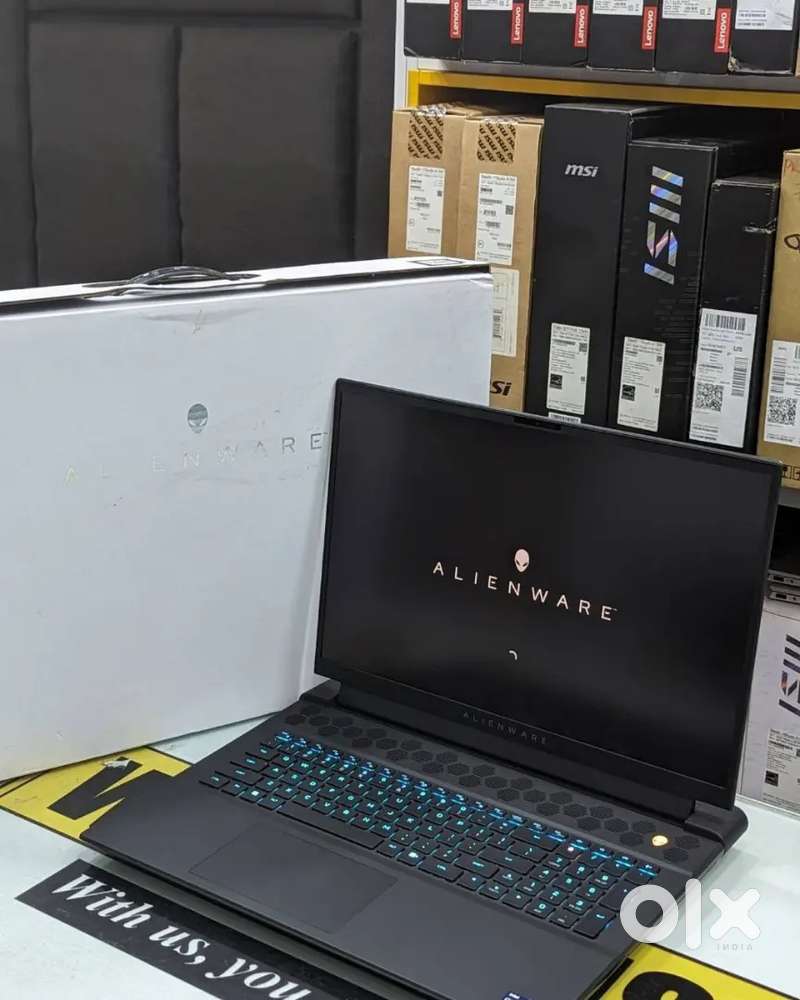 DELL Alienware M18 R1 GAMING LAPTOP(minor dent)