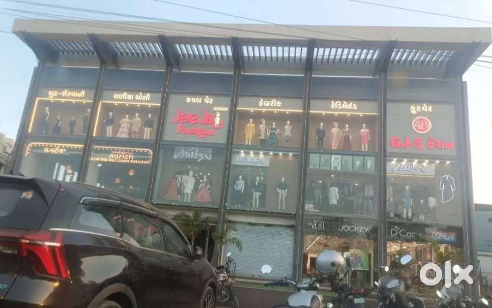 Office available for rent in prime location, collage road