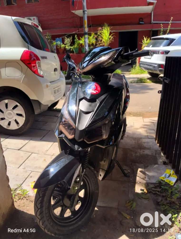 Electric activa