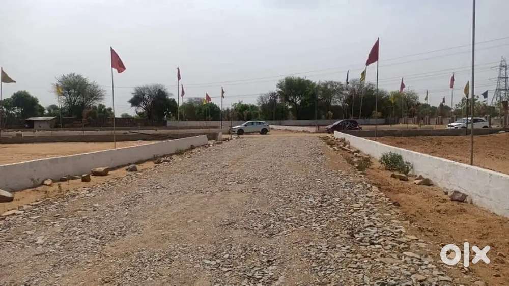 Ikana stadium sanskrit school Se najdeek khurdahi bazar ke pass plot