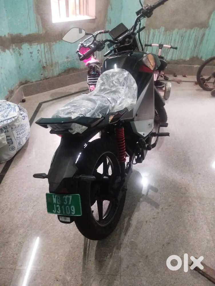 Ola Roadster X Plus brand new bike only 110 KM running 15 days old.