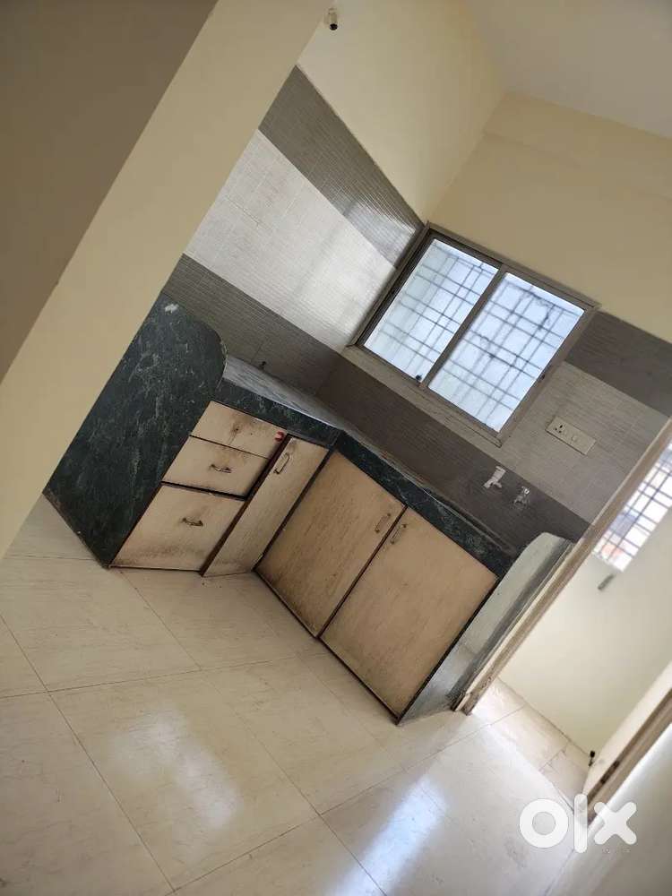 2bhk flat with open terrace 13,000rs Omkar nagar