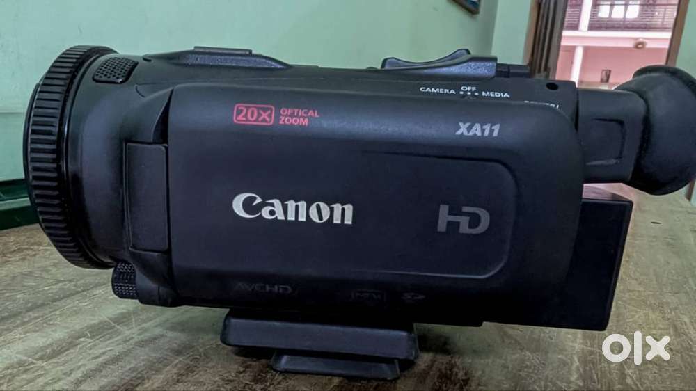 Canon XA11 Professional Video Camera – Good Condition