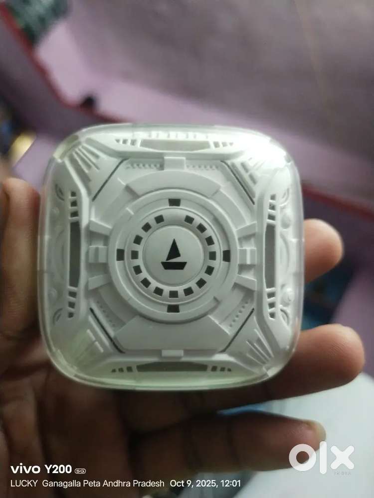 BOAT EARBUDS