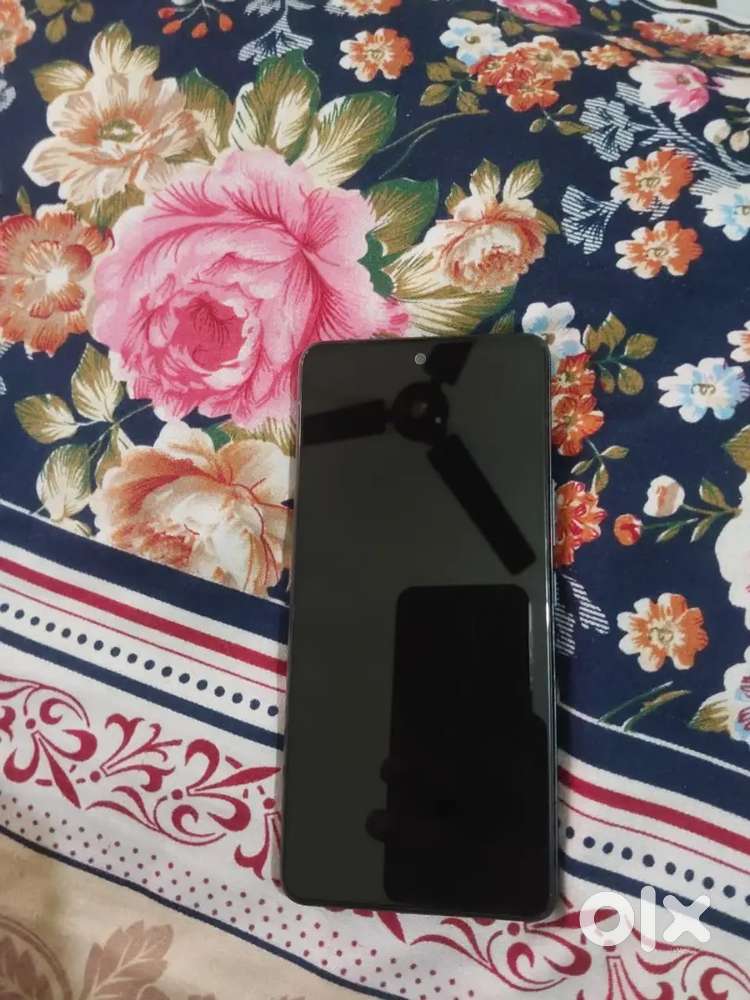 IQ NEO 6 5G  phone is working properly i purchased at 30000 rs in 2023