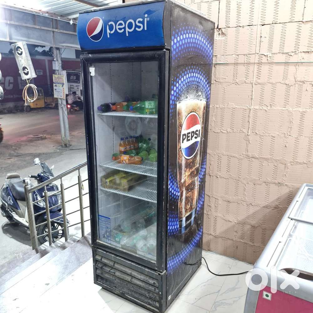 Deep freezer for shops