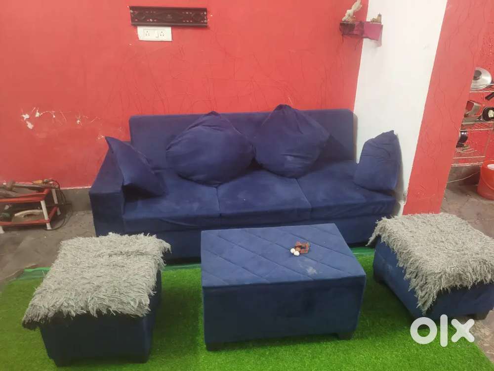 BEST SOFA MAI GHAR BECH RHAA HU