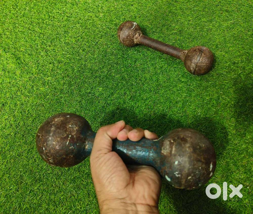 dumbells Size 4 and 2 with luggagee weight