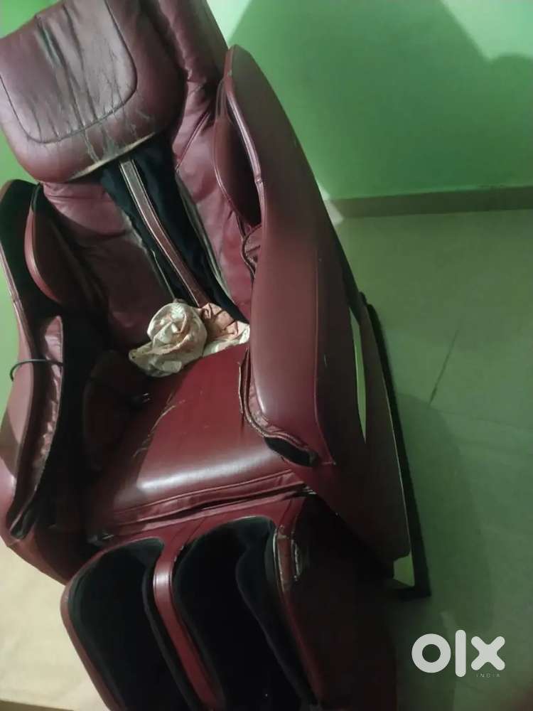 Sofa set and full messager