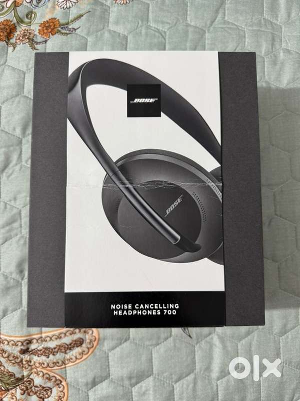 BOSE QC 700 Noise Cancelling Headphones