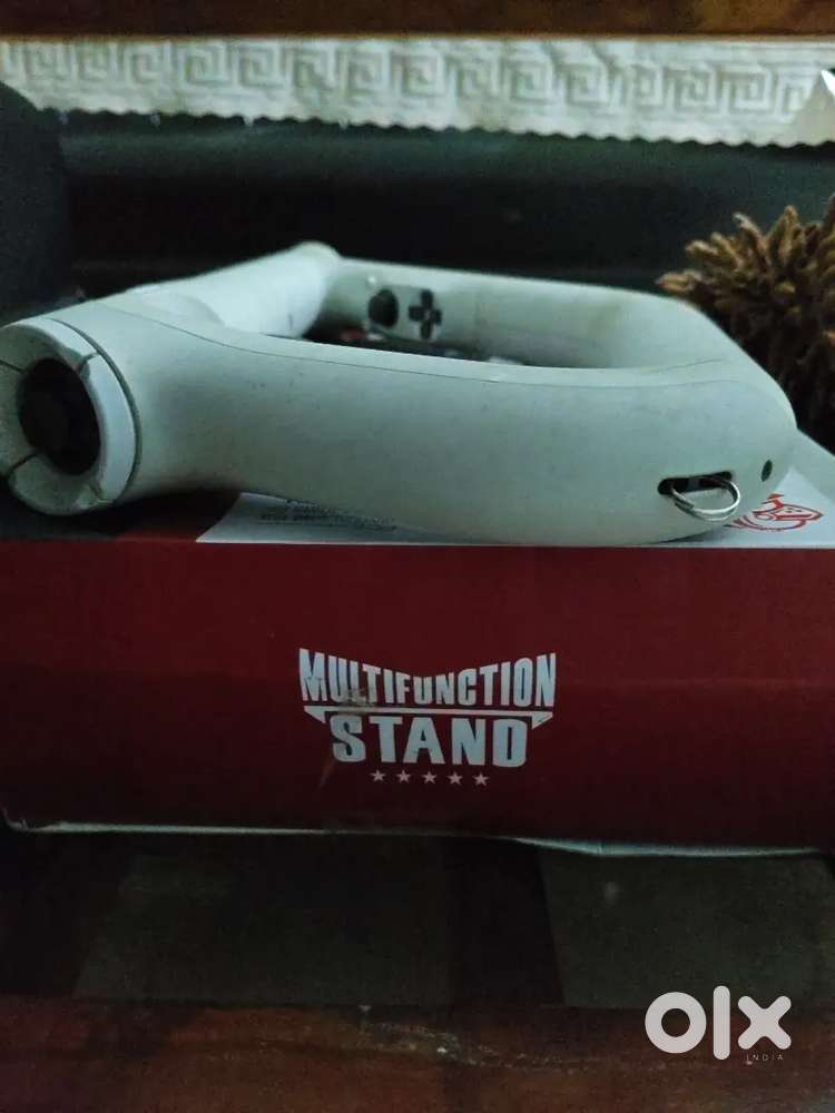 PS4 stand and gun with 2 side remote