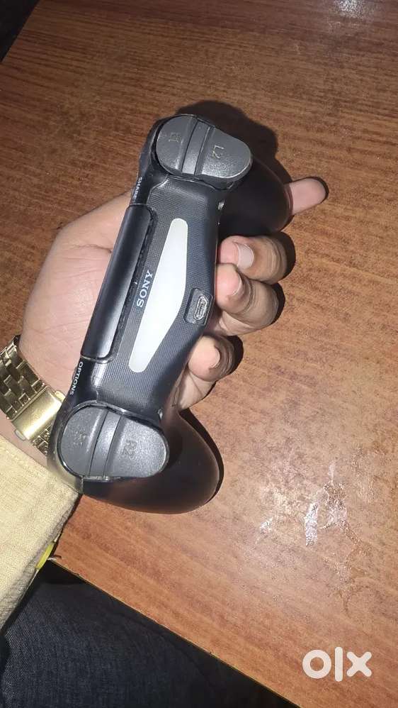 Ps4 controllers and wwe24, f124,need for speed arival cds