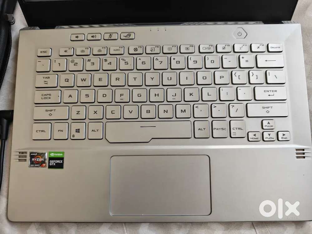 Asus ROG zephyrus g14 2021, moonwhite