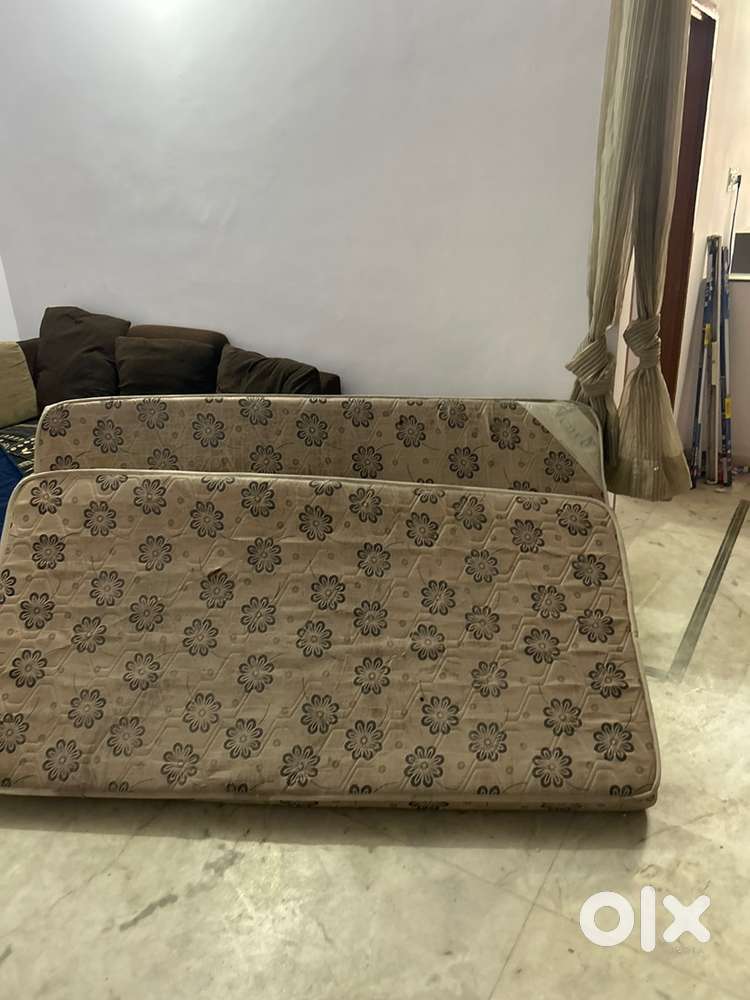 Double bed 4 mattresses