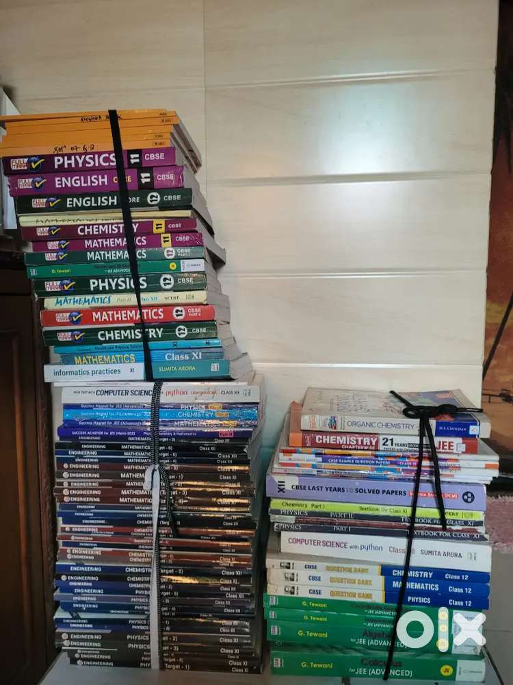 CBSE 12TH AND JEE  BOOKS GOOD CONDITION