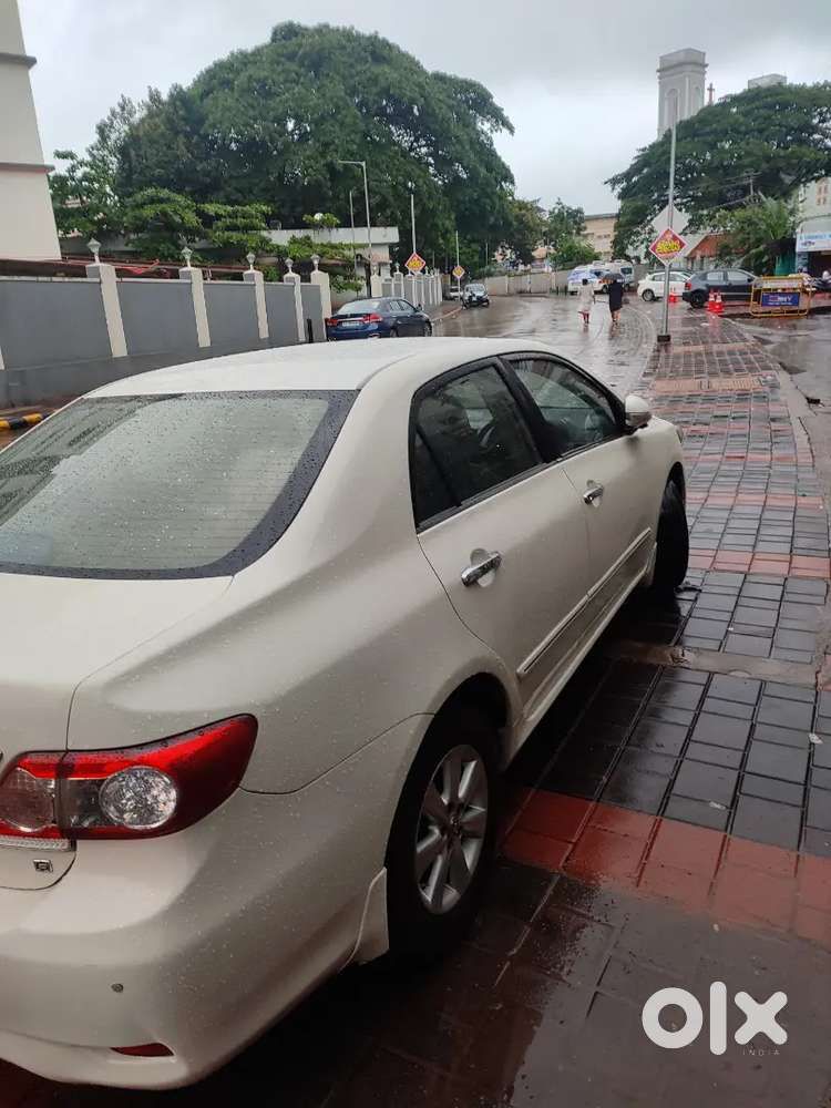 Toyota Corolla Altis 2011