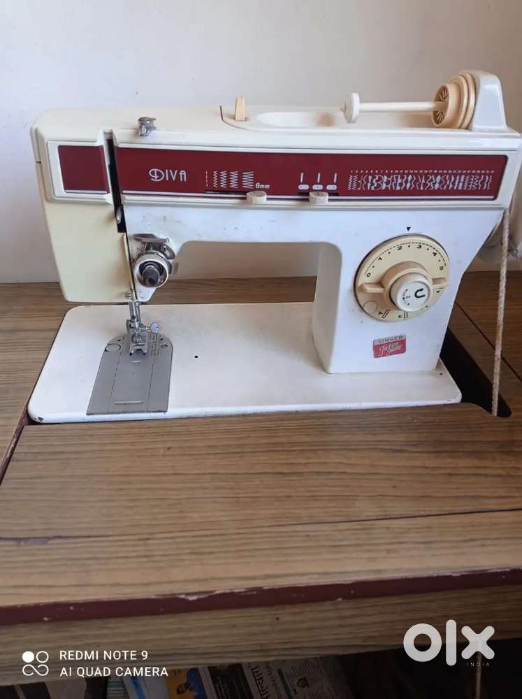 Singer Fashion Maker Sewing Machine