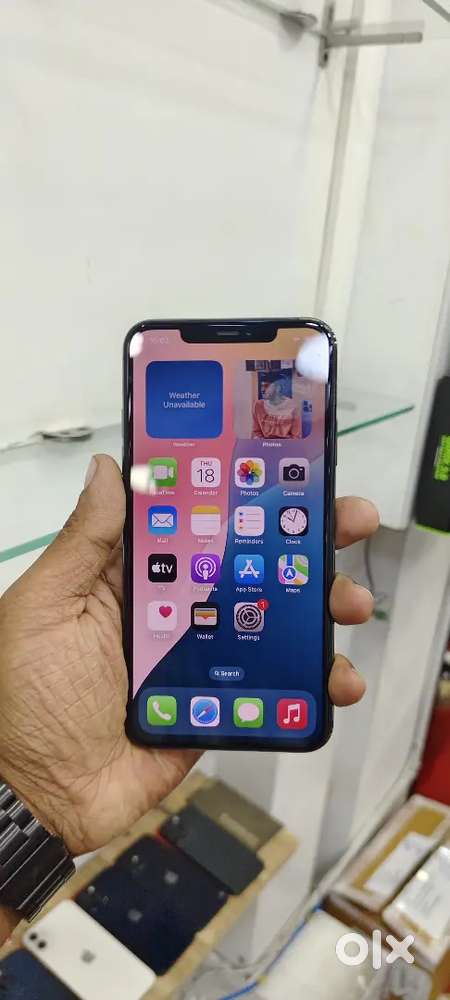 IPHONE 11 PRO MAX 64GB 84BH USED LIKE NEAT CONDITION FULL BOX