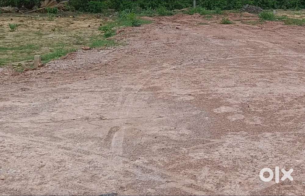 4 sites at Madhuranagar Bhavannarayanapadu