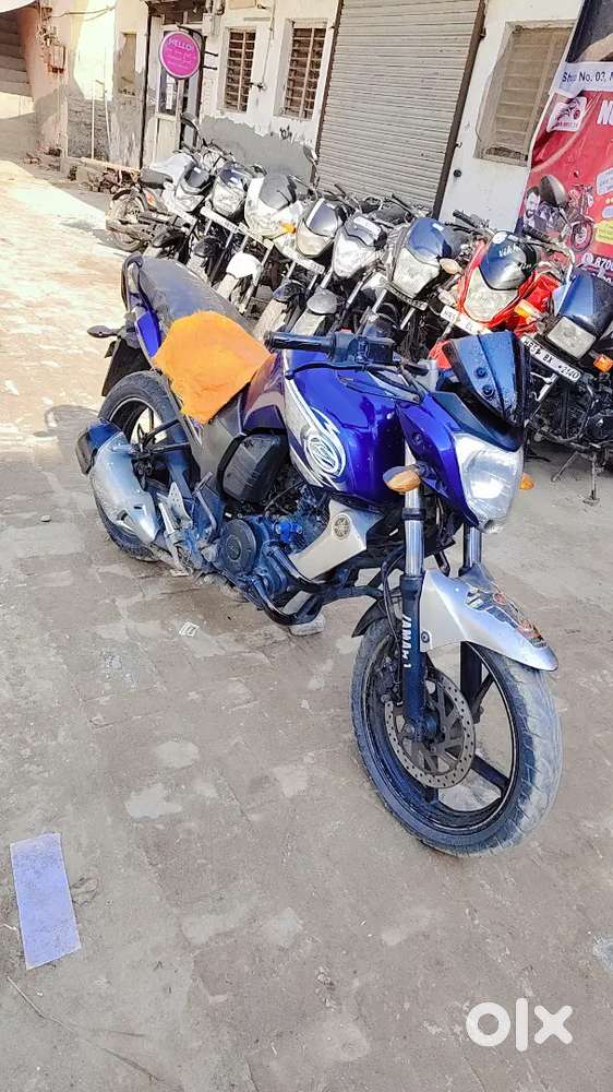 Yamaha fzs self start bike good engine good tayre all ok 1st ownr