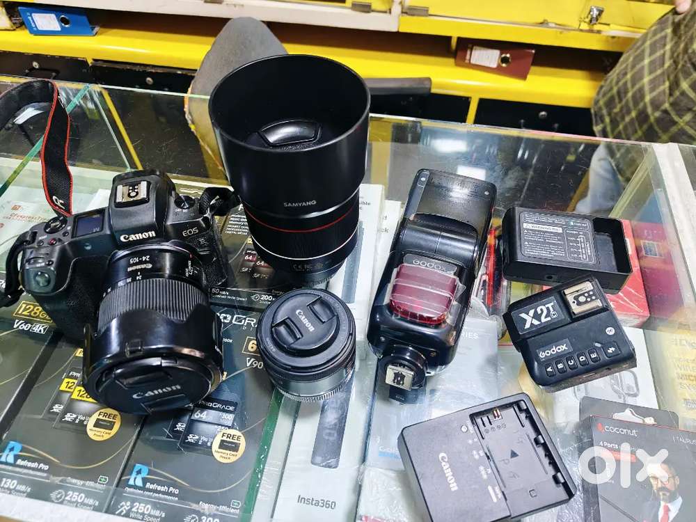 Canon EOS R Mirror lens camera