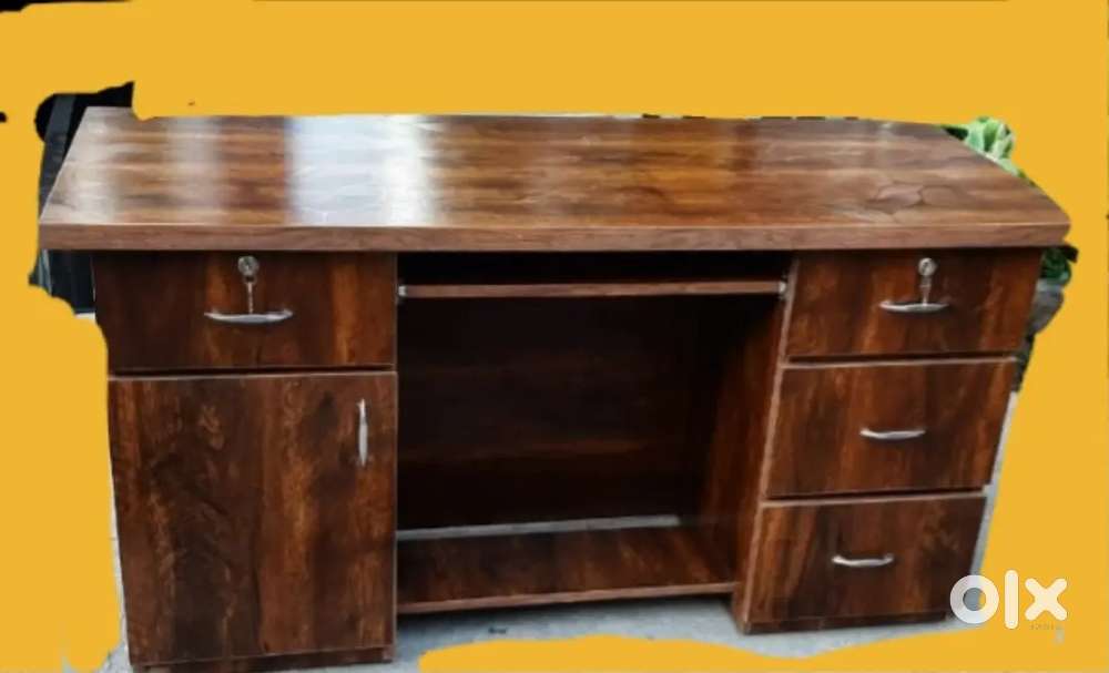 2.5x 5 New office Table mango