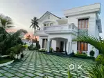 15 Cent land 4 BHK luxury house Kalamassery medical college combara