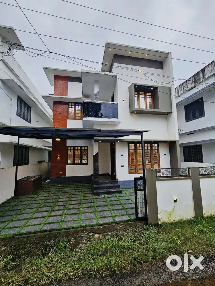 4BHK VILLA FOR SALE AT KUZHIVELIPADY KAKKANAD