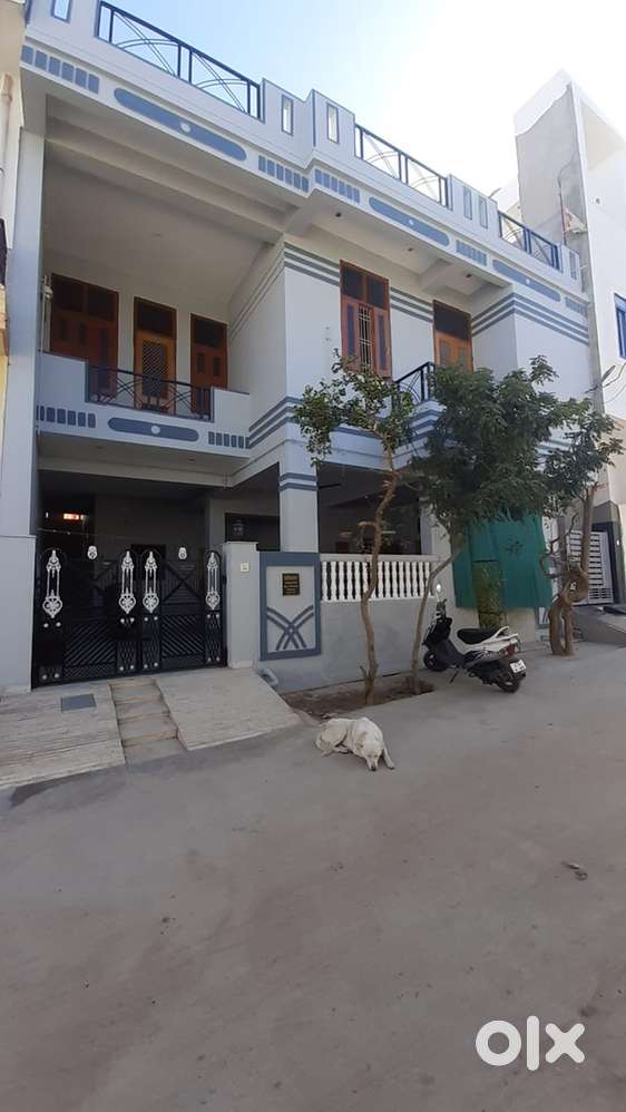 House 4 small family.