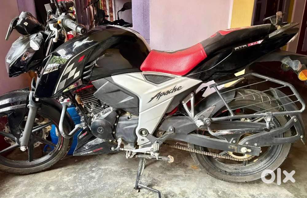 Apache RTR 160 4v top model