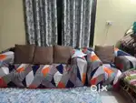 Maharaja sofa with 5 cossion