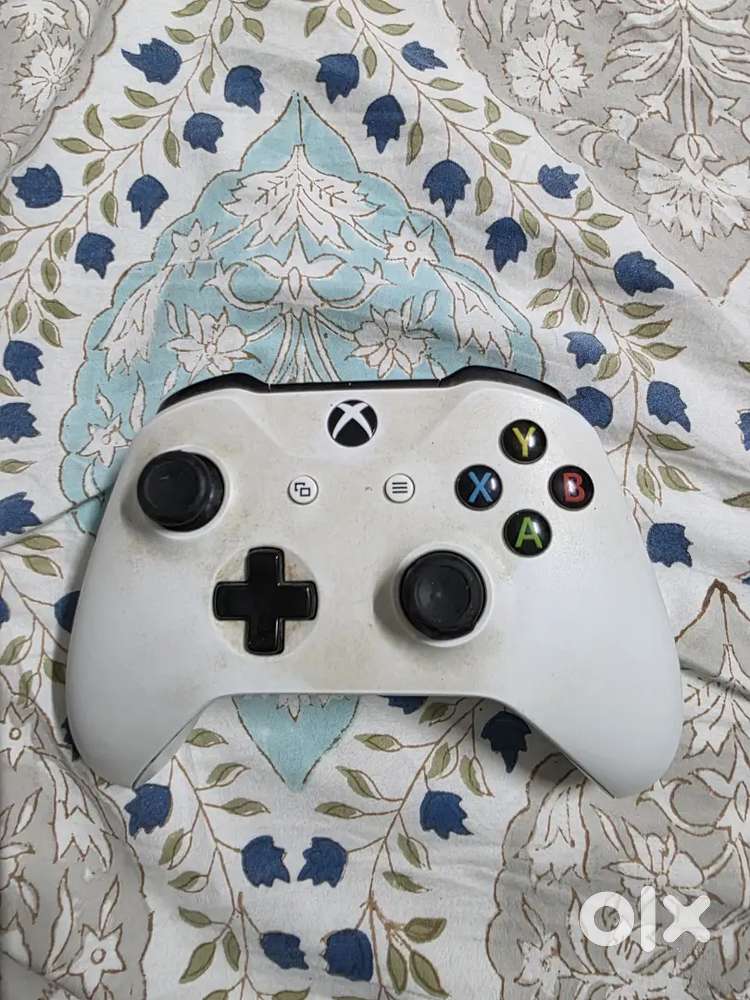 ​Xbox One S 1TB All-Digital Edition (2019 Model) - Excellent Condition