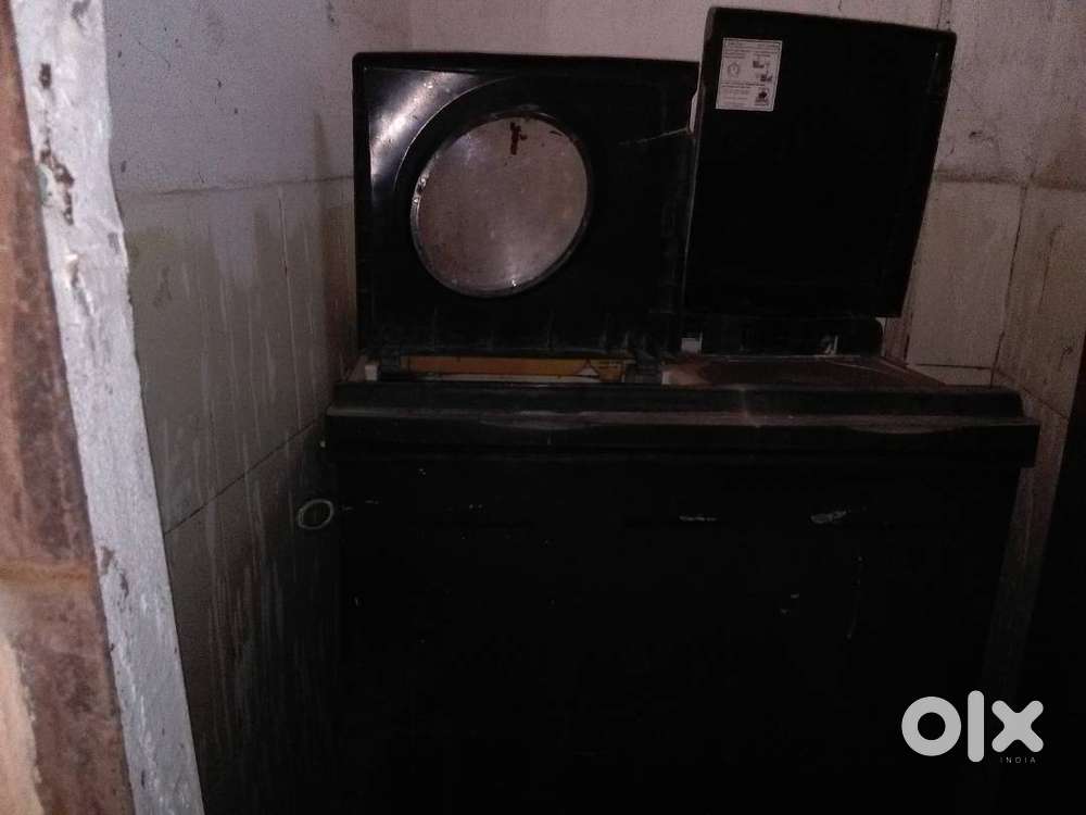 WASHING MACHINE