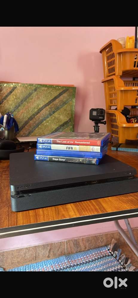 PS4 Slim 1TB with games