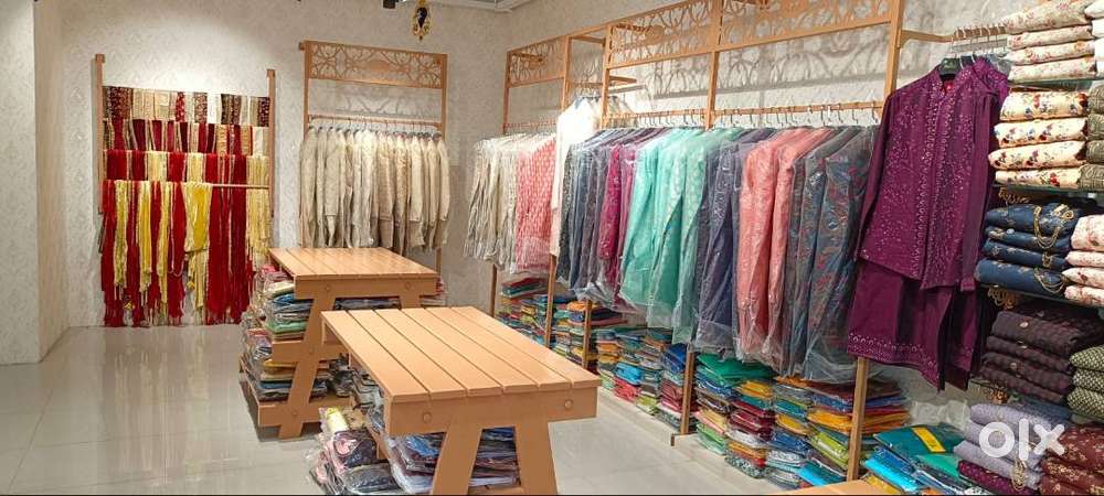 Store for rent/Furniture for sale