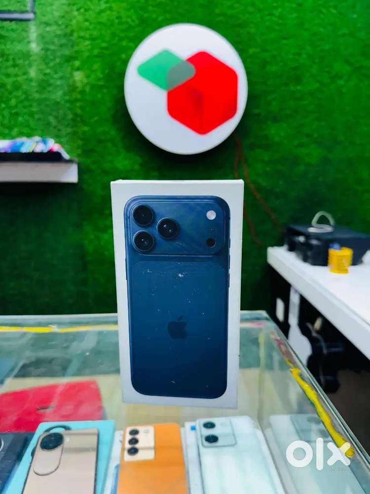 iphone 17 pro max 256 GB 12 days old available