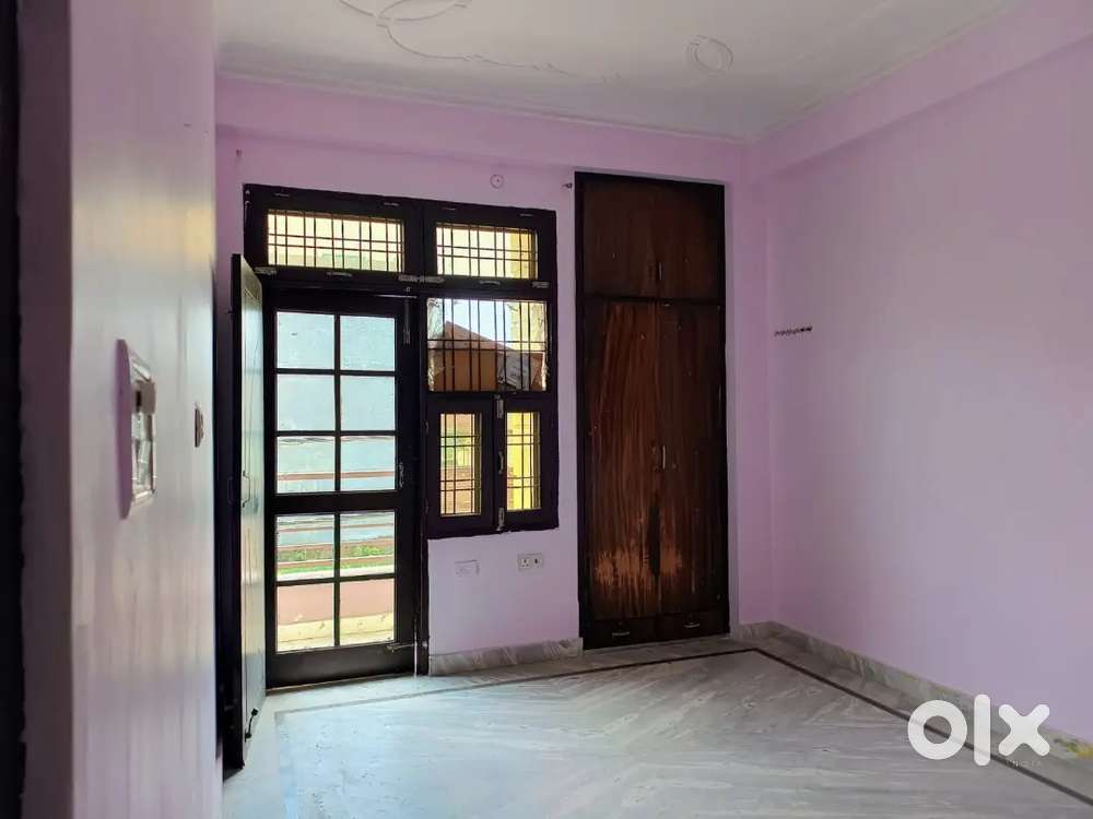 2bhk Flat available for family batchelor couples allw Aliganj Purania