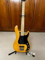 Kadence, Chronicle Series Eleotrio Bass Guitar and stand