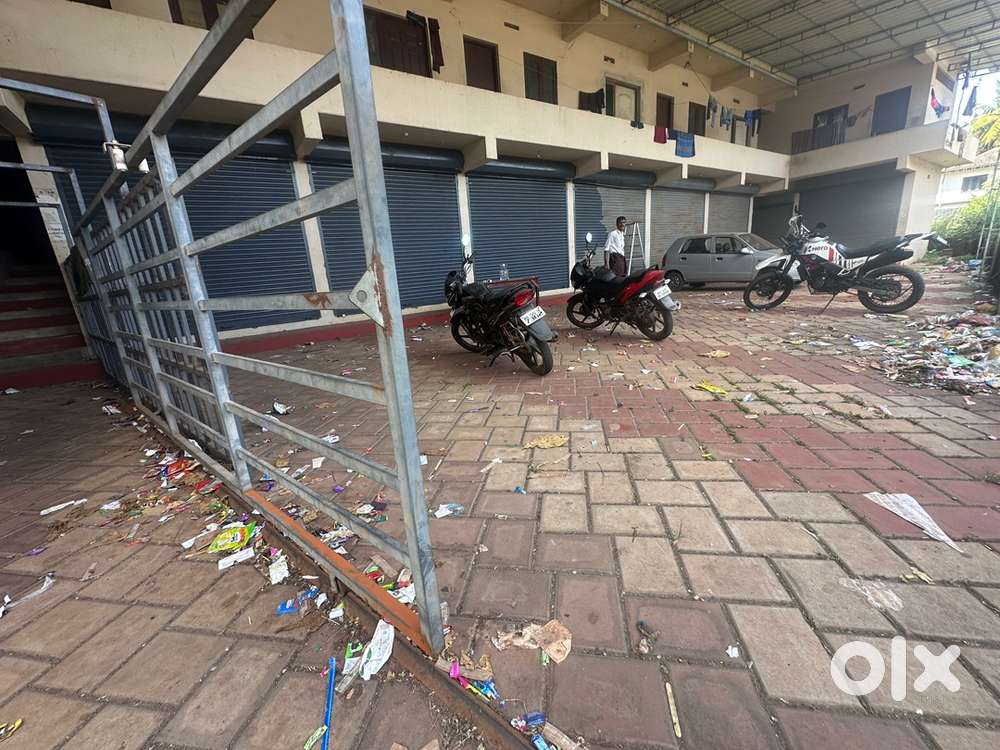 Godown office etc..Puthanathani thirunnavaya road