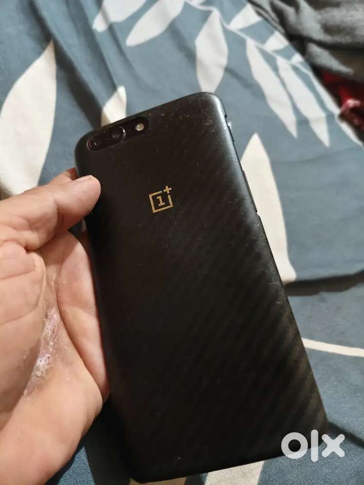 OnePlus 5 8gb/128gb phone in perfect condition for sale