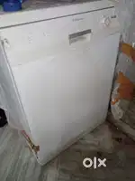 Dish washer