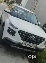 Hyundai Venue 2021 Petrol 68000 Km Driven