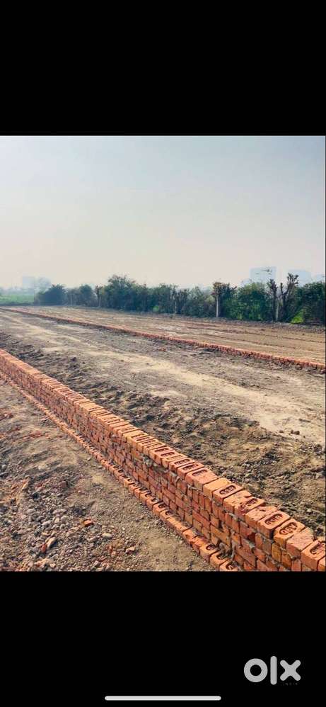 70 GAJ PLOT FOR SALE IN NOIDA EXTENSION