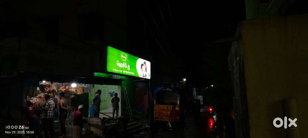 Assistant to manage shop