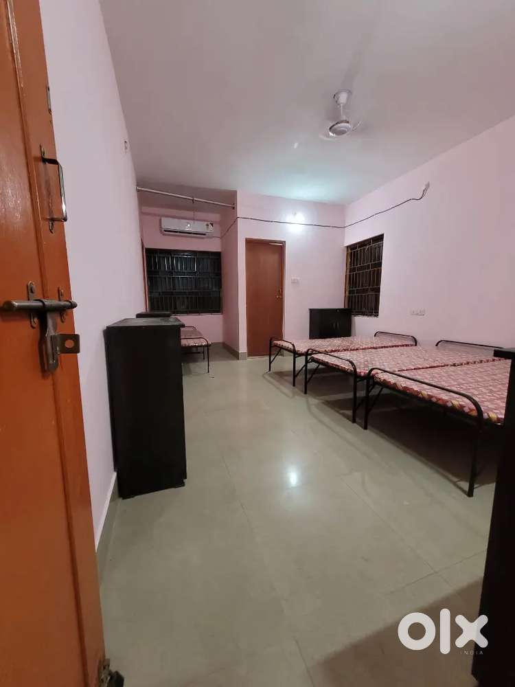 Affordable Girls PG Near KIIT & Infocity – Hassle-Free Stay!