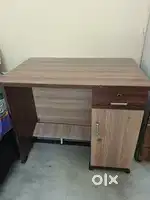Computer table