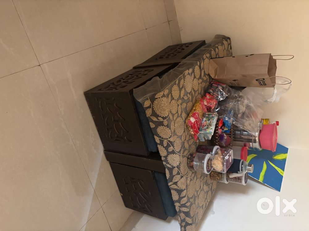 Small dinining 4 seater