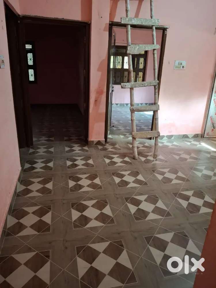 Ground floor pe hai badhiya hai puja room bhi hai alag se