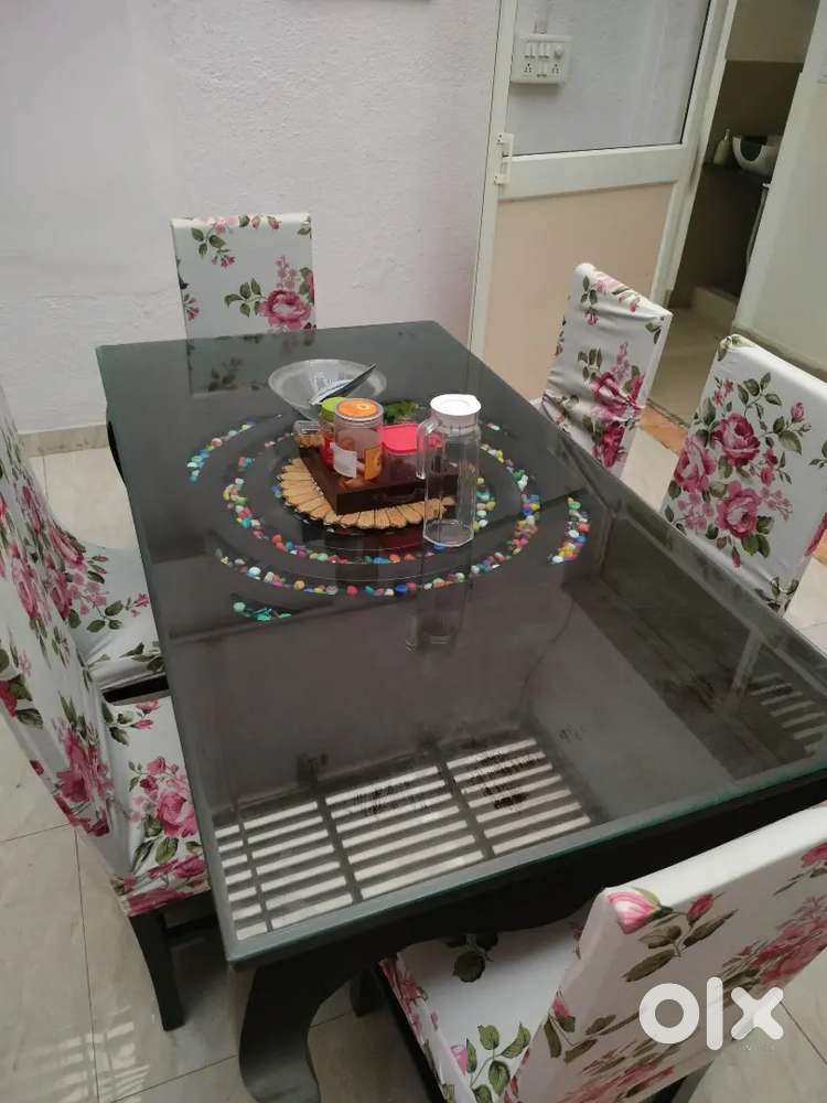 6 seater dining table